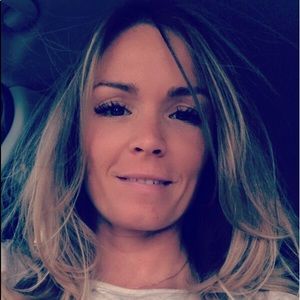 Meet your Posher, Dee